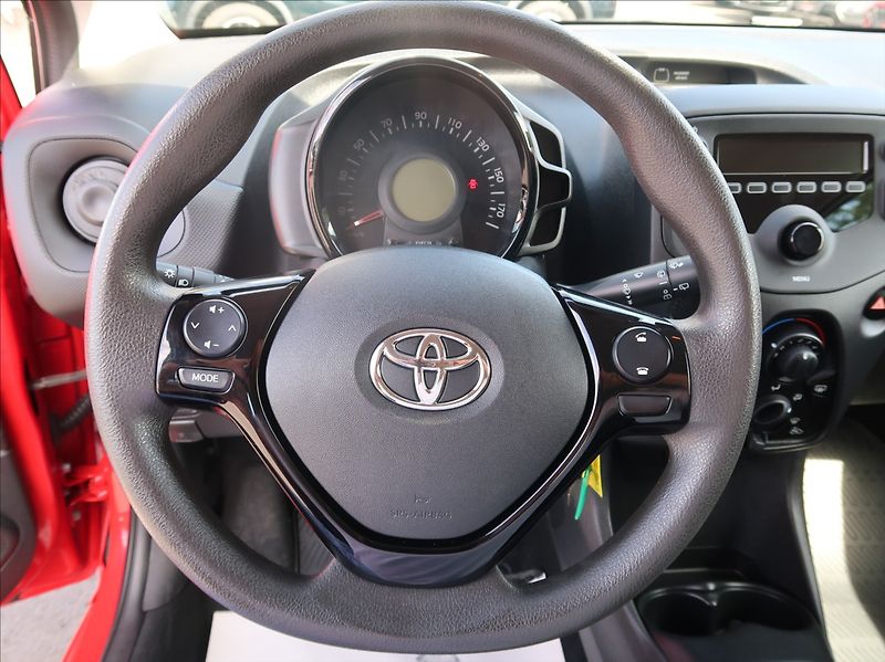 Toyota Aygo 1,0 i,NovéČR,klima,38tkm - fotka 15 z 21