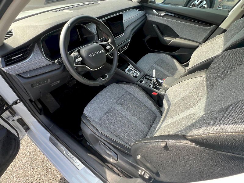 Škoda Octavia (2025) Top Selection 1.5TSi M-HEV 110 - fotka 12 z 33
