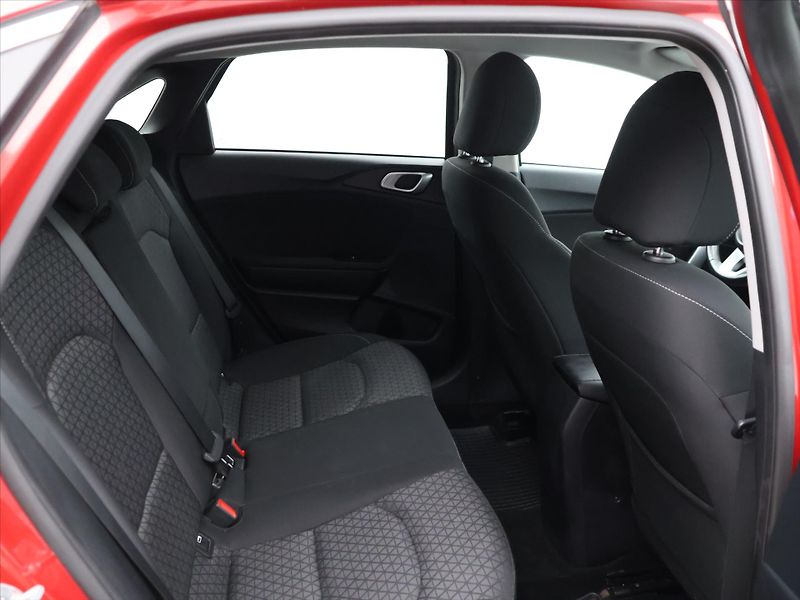 Kia Ceed 1.0 T-GDi 88kW GT-Line CZ - fotka 12 z 27