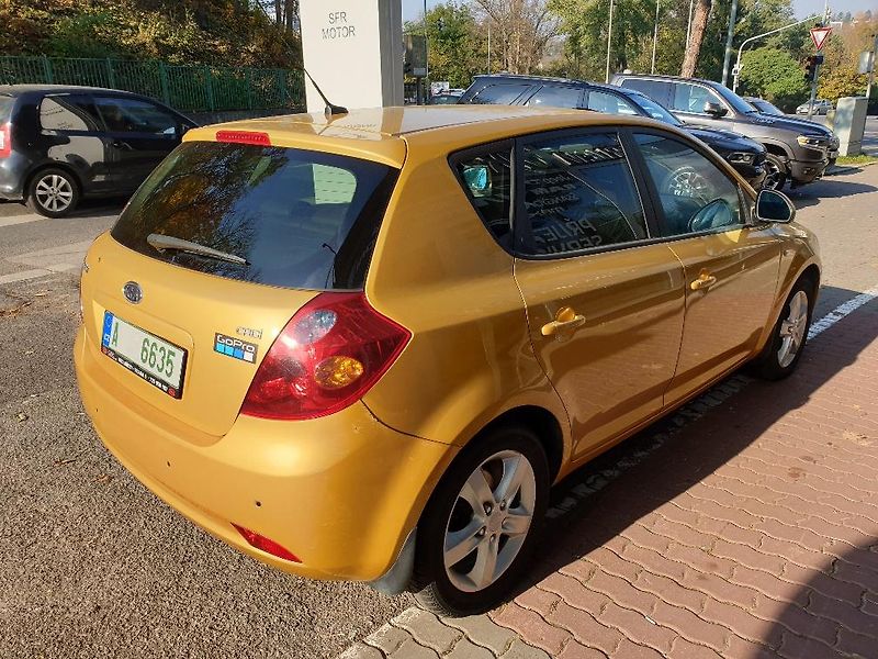 Kia Ceed (2008) HB 1.6CRDi AT Exclusive - fotka 5 z 16