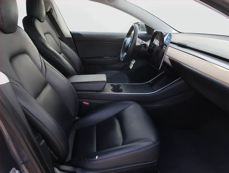 Tesla Model 3 (2019) Long Range 4WD 78kWh - fotka 9 z 23
