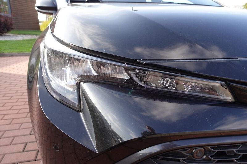 Toyota Corolla 2,0 HEV Comfort Tech TS - fotka 30 z 30
