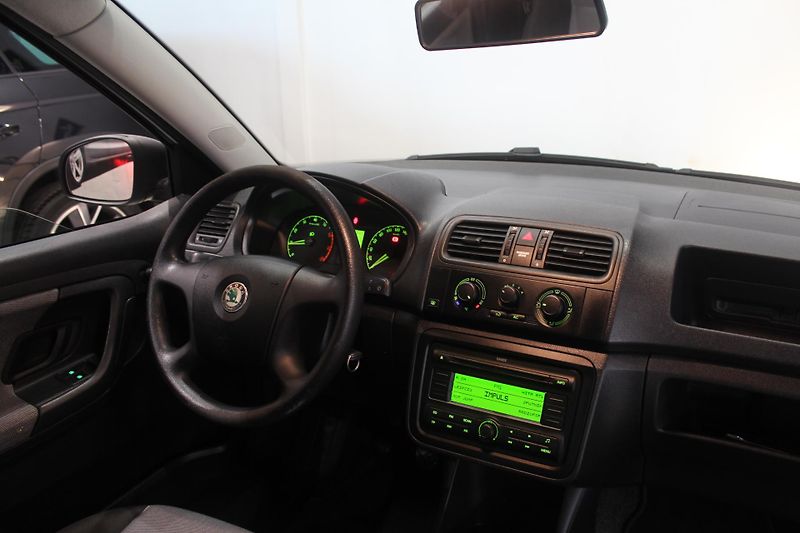 Škoda Fabia (2008) 1.2 44kW Klimatizace - fotka 25 z 29
