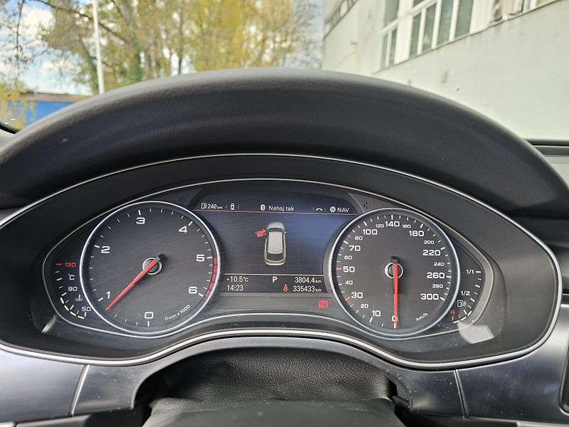 Audi A6 Avant (2012) 3.0TDI ŠIBR AUTOMAT 4X4 - fotka 11 z 20