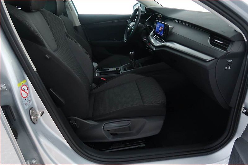 Škoda Octavia (2021) Ambition Plus 1.5 TSI - fotka 9 z 17