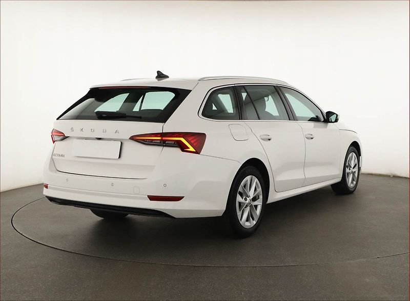 Škoda Octavia (2021) Style 2.0 TDI, ČR,1.maj - fotka 5 z 18