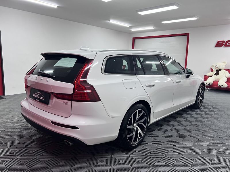 Volvo V60 2.0 T4 140 kW, Automat, 2020 - fotka 4 z 38