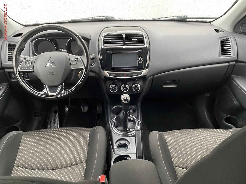 Mitsubishi ASX (2016) 1.6 MIVEC, Edition, kamera - fotka 8 z 17
