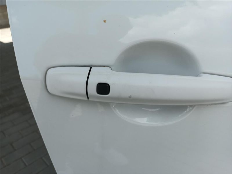 Suzuki Swift 1,2 ČR,1MAJ,SERVISKA,AUTOMAT - fotka 22 z 39