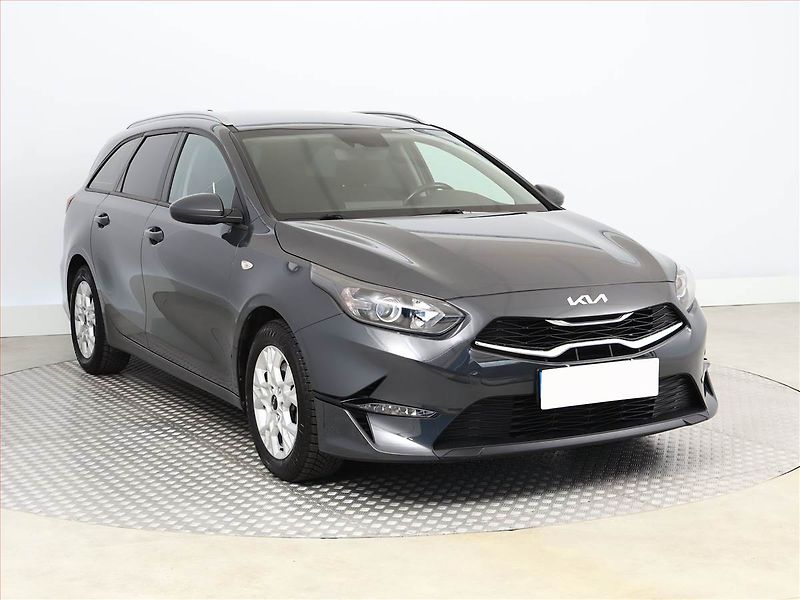 Kia Ceed (2023) 1.5 T-GDI, Automat, ČR,1.maj - fotografie inzerátu