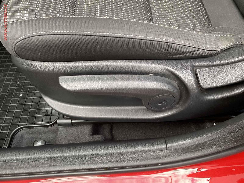 Kia Stonic (2018) 1.4 CVVT, ČR, Exclusive - fotka 14 z 19