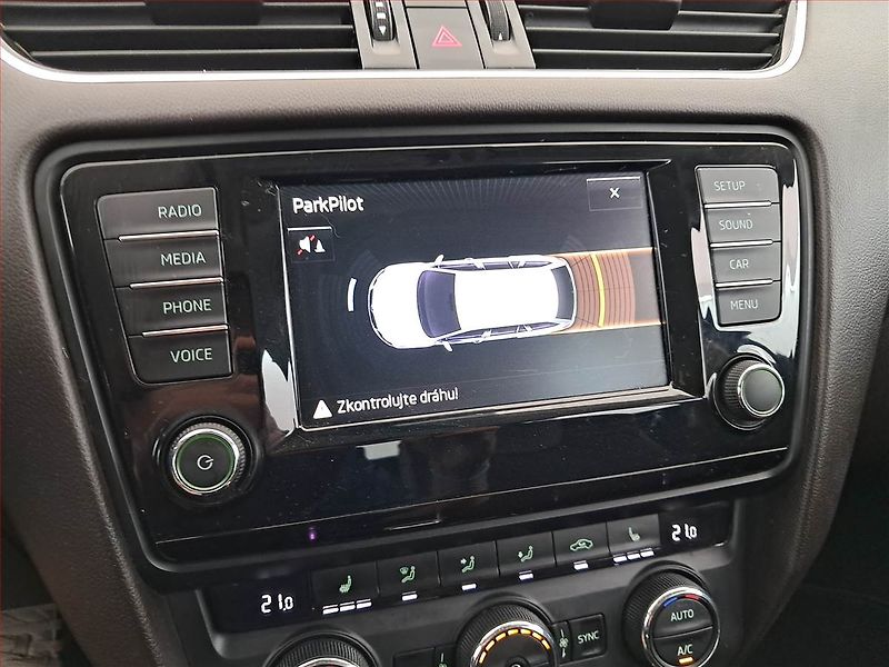 Škoda Octavia (2016) Laurin&Klement 2.0 TDI, 4X4 - fotka 19 z 21