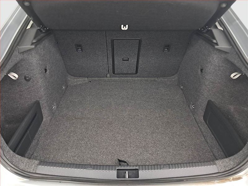 Škoda Octavia (2014) 1.2 TSI, Navi, Park. senzory - fotka 14 z 19