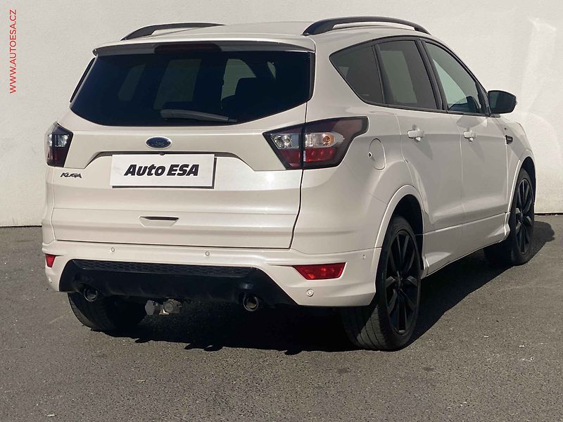 Ford Kuga (2017) 2.0 TDCi, ST-Line, TZ, panor - fotka 4 z 18