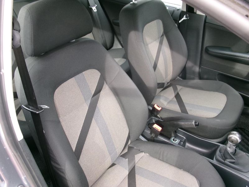Škoda Fabia (2006) 1,4 16V KLIMA 2.MAJ - fotka 18 z 23
