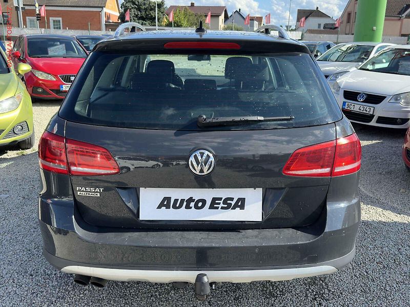 Volkswagen Passat (2013) 2.0TDi 4x4, Bixen, autoAC - fotka 5 z 18