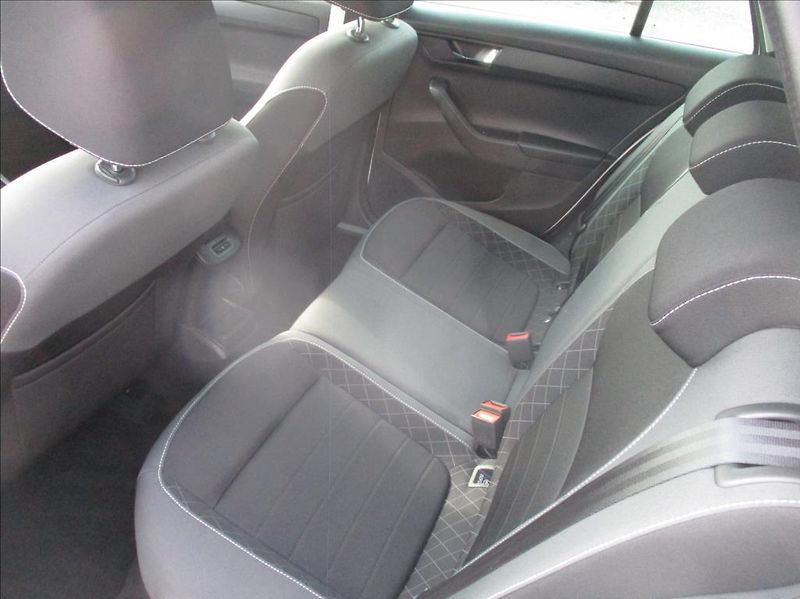 Škoda Fabia 1,0 TSI, klima,servis,DPH,CZ, - fotka 14 z 38