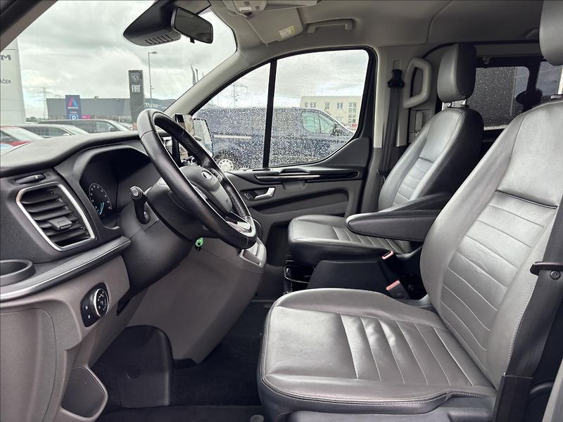 Ford Tourneo Custom 2,0 EcoBlue 136kW TitaniumX L2 - fotka 22 z 42