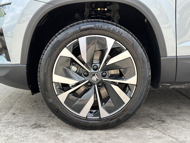 Škoda Karoq 1.5TSi DSG 150PS Matrix-LED V. - fotka 10 z 49
