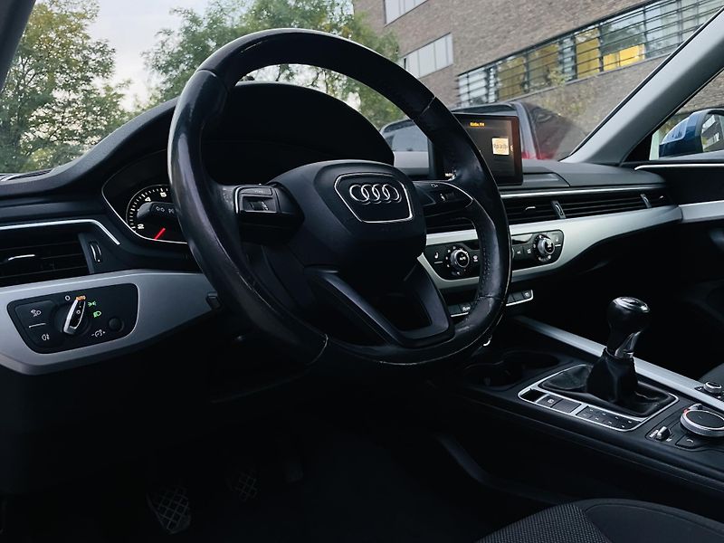 Audi A4 1.4TFSI MANUÁL TAŽNÉ SERVISKA - fotka 27 z 43