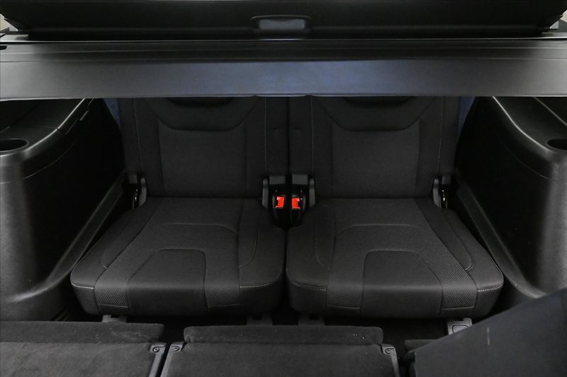 Ford S-MAX 2,0 EcoBLUE 140 kW AT8 7MÍST Z - fotka 29 z 32