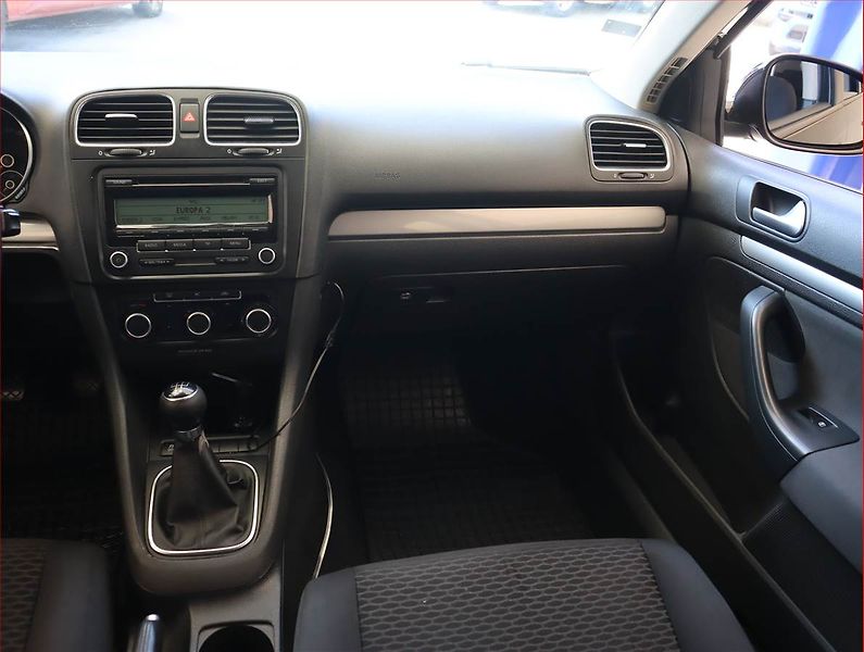 Volkswagen Golf (2011) 1.6 TDI, Serv.kniha - fotka 8 z 14