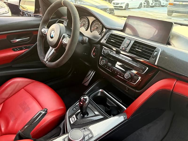 BMW M3 (2017) Sportovní sedan Competition - fotka 9 z 13