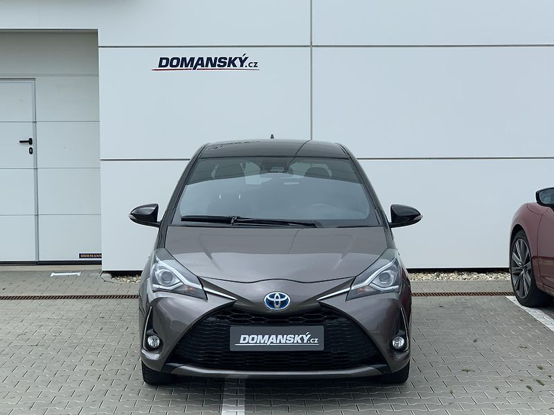 Toyota Yaris SELECTION 1.5 HYBRID 74kW - fotka 8 z 25
