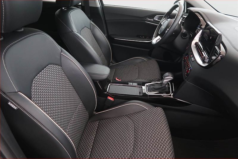 Kia Ceed (2025) 1.6 GDI plug-in - fotka 9 z 20