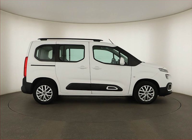 Citroën Berlingo (2019) Feel 1.5 BlueHDi, 5Míst, ČR - fotka 6 z 12
