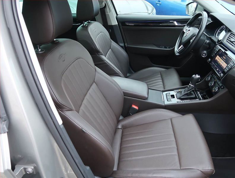 Škoda Superb (2017) Laurin&Klement 2.0 TDI, 4X4 - fotka 9 z 18