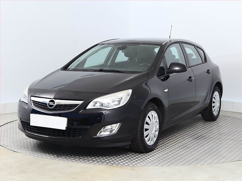 Opel Astra (2011) 1.4 T, Serv.kniha, Tempomat - fotka 2 z 10