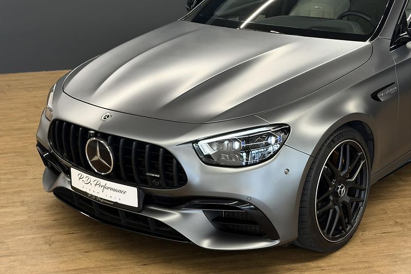Mercedes-Benz Třídy E (2021) E 63s AMG 4Matic+ V8 Biturbo - fotka 10 z 124