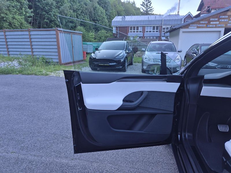 Tesla Model X 100kwH PLAID 750kw TZ - fotka 37 z 48