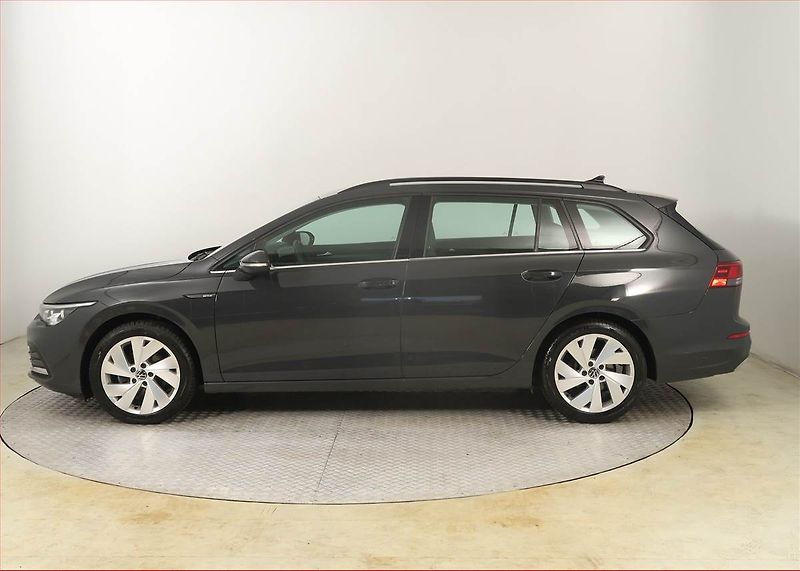 Volkswagen Golf (2021) Style 1.5 TSI, ČR,1.maj - fotka 3 z 19