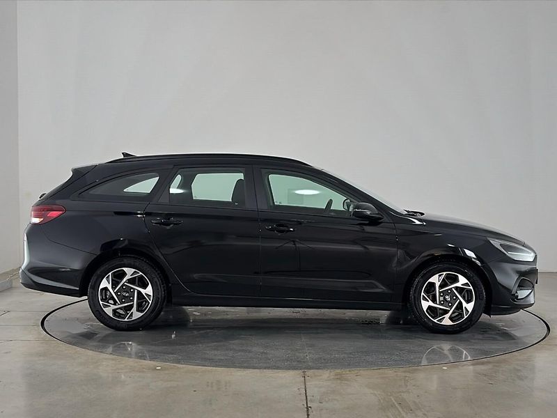 Hyundai i30 Smart DCT - fotka 16 z 27