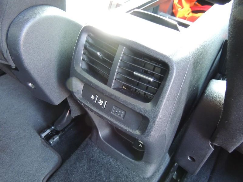 Toyota ProAce City Verso (2023) 1.2T,81kw,Family,7míst,1maj.ČR - fotka 57 z 76