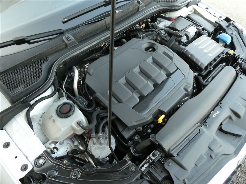 Škoda Scala 1,6 TDi DSG Monte Carlo,DPH,ČR - fotka 43 z 46