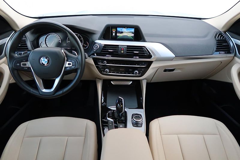 BMW X4 xDrive20d - fotka 4 z 17