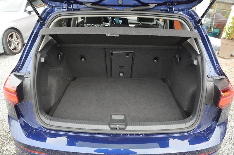 Volkswagen Golf (2022) 2.0 TSi 140kW DSG Style iQ-LED - fotka 14 z 50