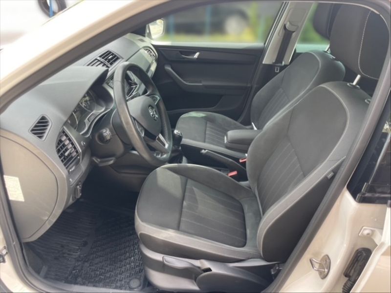 Škoda Fabia 1,0 TSI 81 Style - fotka 7 z 11