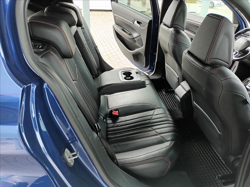 Peugeot 308 2,0 HDI,GT,130KW,ČR,SERVIS,NAV - fotka 21 z 50