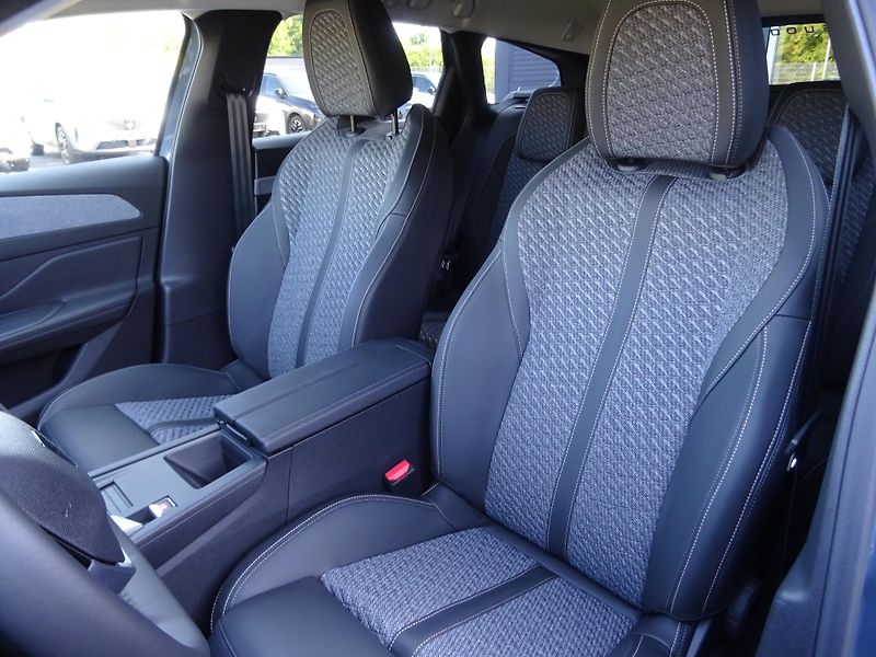 Peugeot 308 (2026) SW ALLURE Hybrid 145k e-DCS6 - fotka 20 z 41