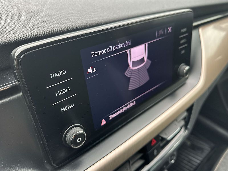 Škoda Scala (2023) 1.5 TSI Style - fotka 13 z 30