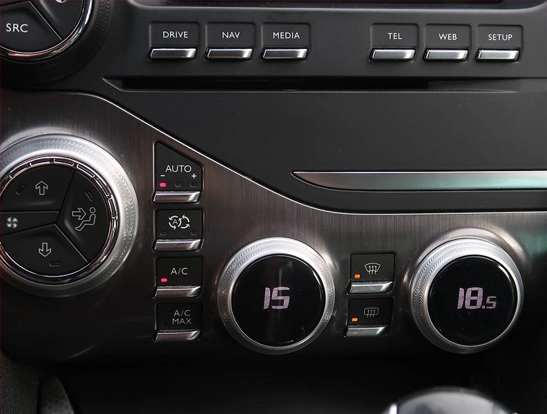 Citroën DS5 (2016) 2.0 BlueHDI, Automat - fotka 17 z 23