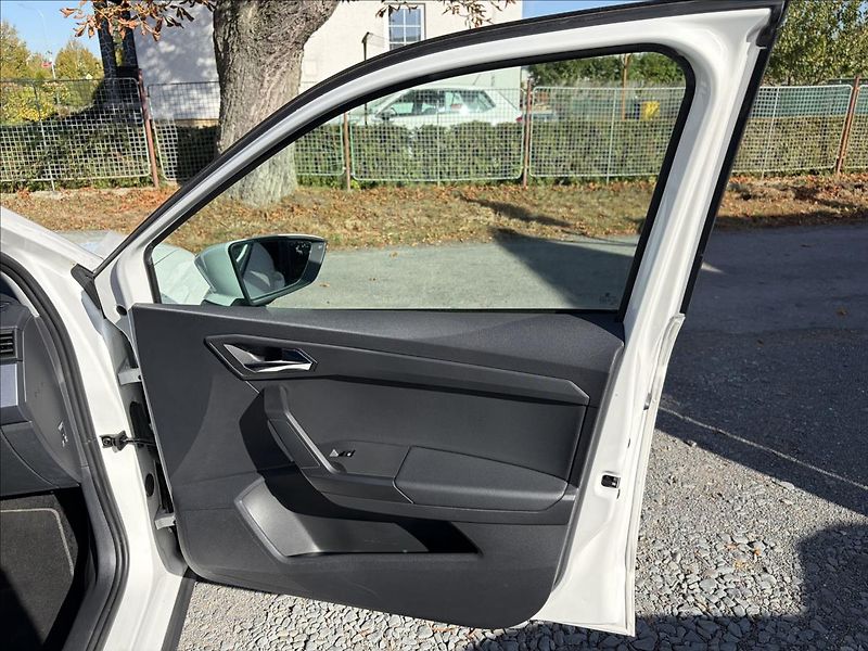 Seat Arona 1,0 TSi DPH  ParkPilot,LED,Kes - fotka 31 z 50