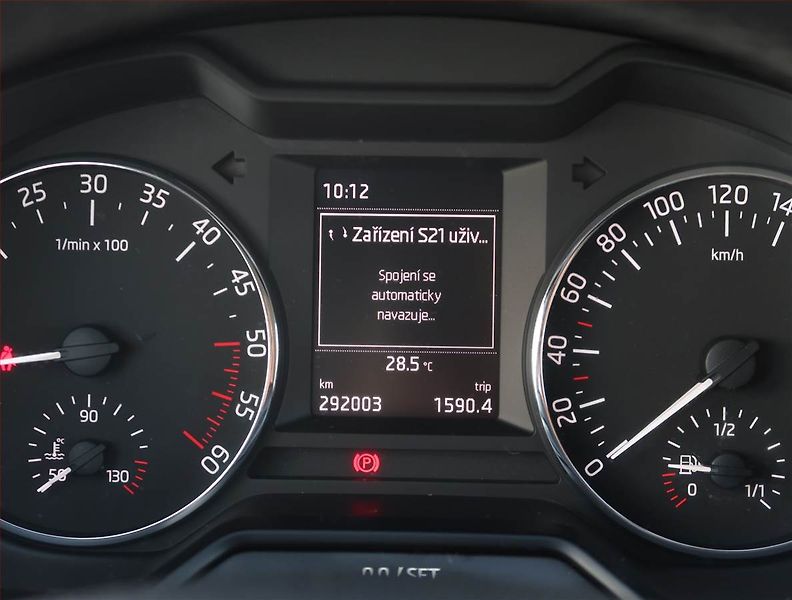 Škoda Octavia (2015) Elegance 1.6 TDI, Tempomat - fotka 11 z 19