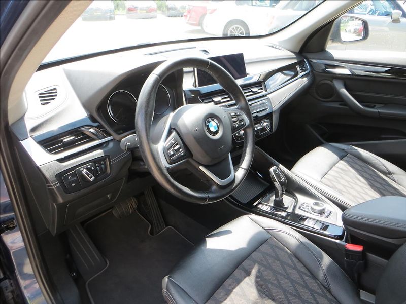 BMW X1 1,5 i sDrive AUT LED Navi ČR - fotka 13 z 27