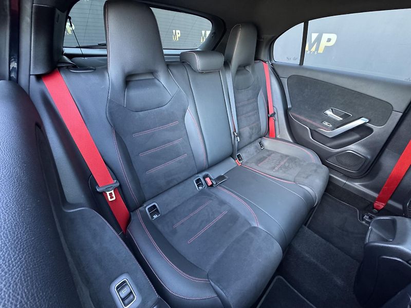 Mercedes-Benz Třídy A (2021) AMG 45 4MATIC+, MULTIBEAM  - fotka 19 z 56