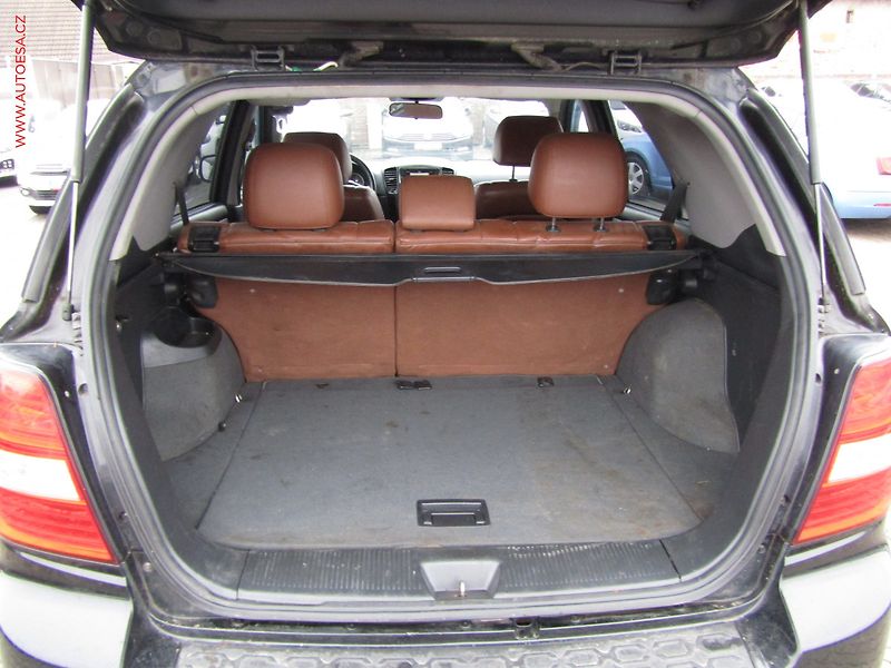 Kia Sorento (2008) 2.5 CRDi, ČR, AC, park.asist - fotka 7 z 18